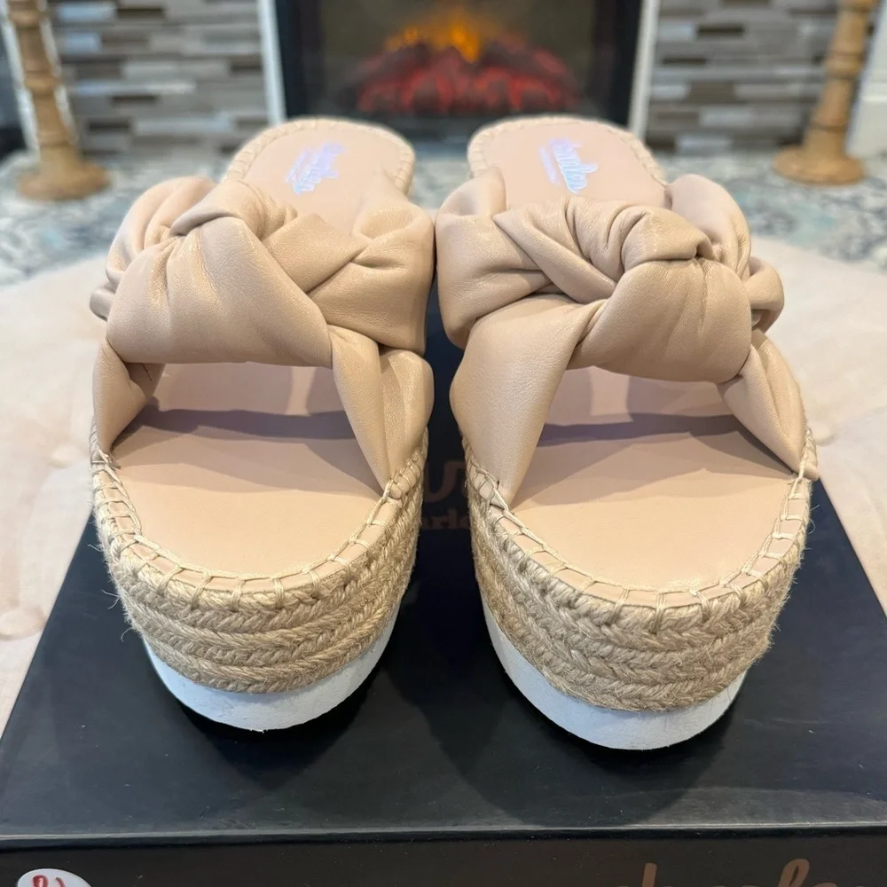 Charles David Scoop Espadrille Sandal